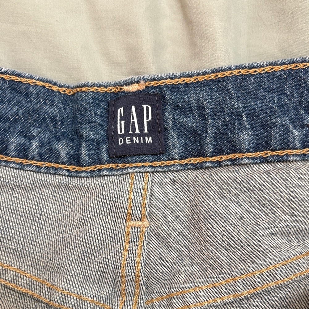 GAP High Waisted Distressed Button Up Jorts Size 28 EUC - Picture 3 of 6